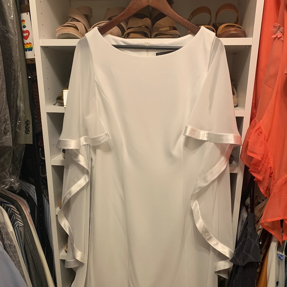 Jessica Howard White Chiffon, Satin Trimmed Dress